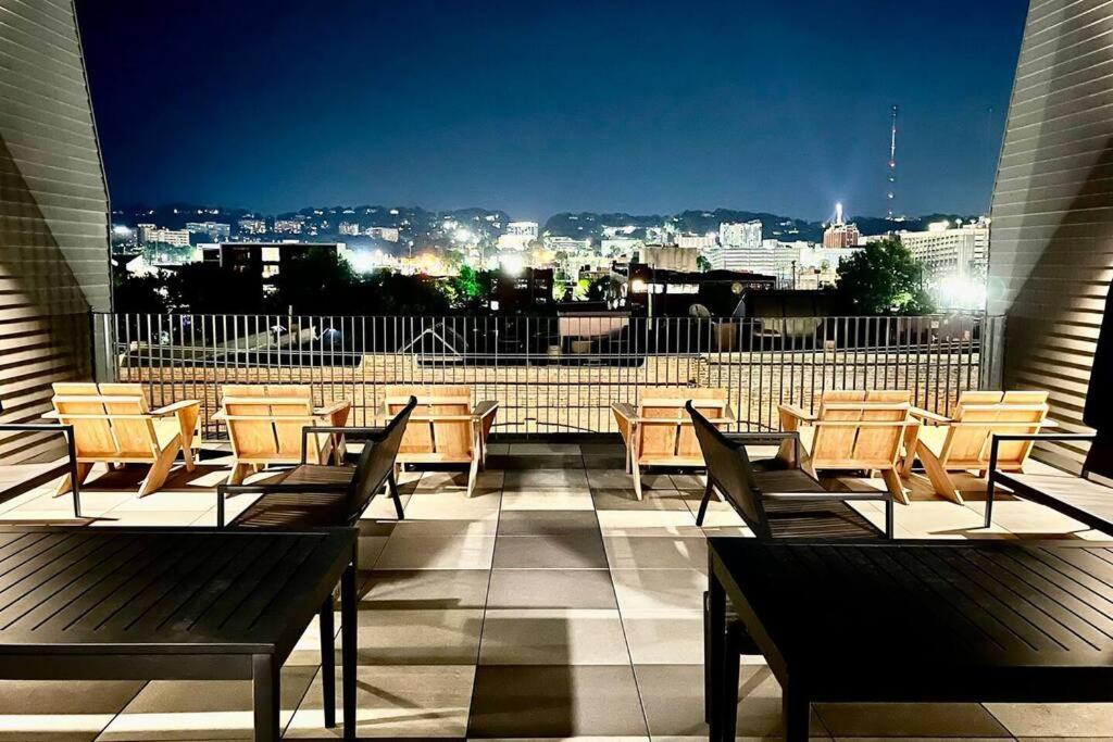 Trendy Condo! Close To Everthing Downtown