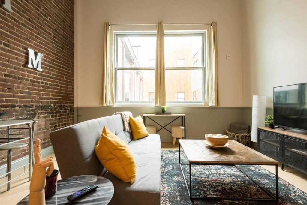 Trendy Condo! Close To Everthing Downtown * Birmingham